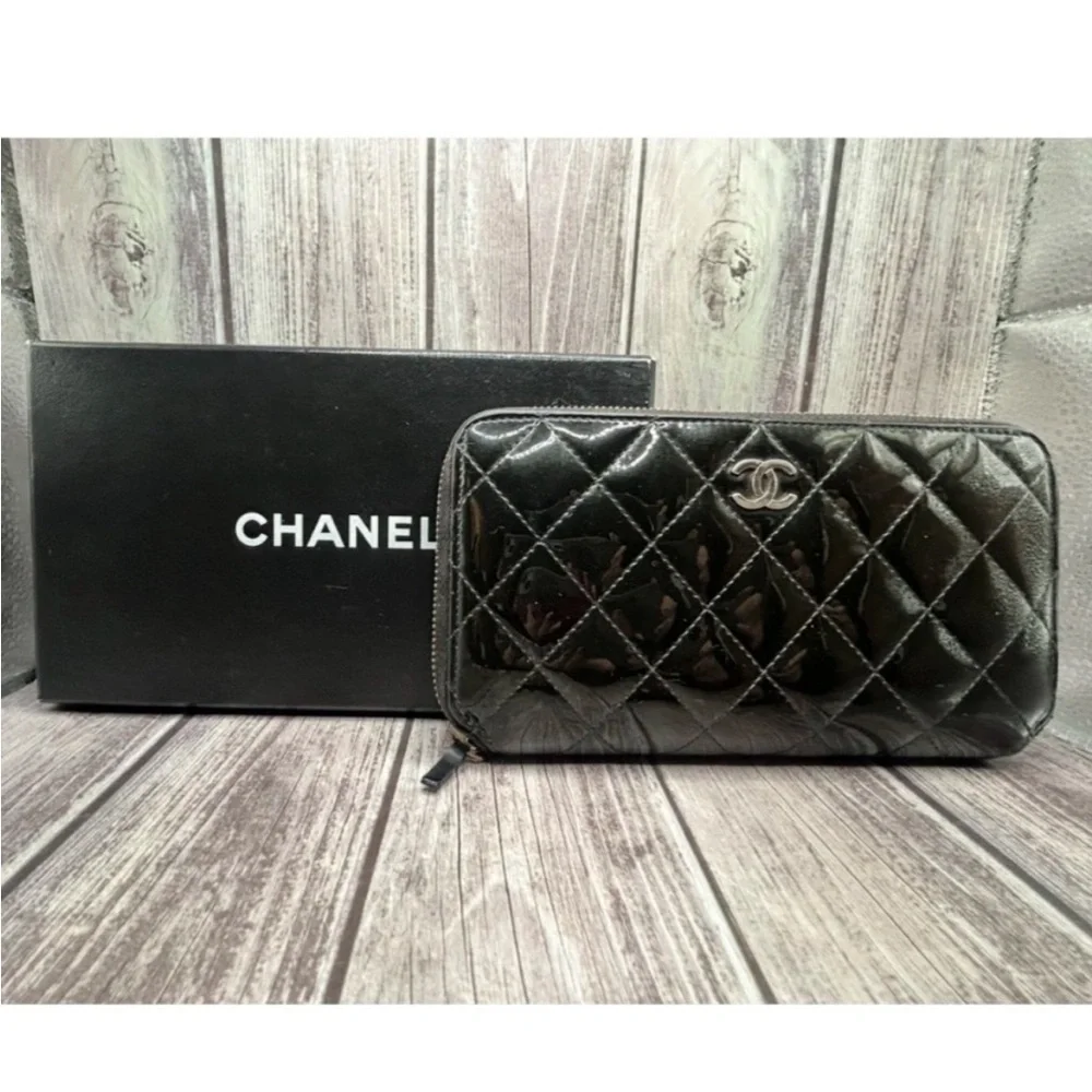 CHANEL Patent Quilted Zip Wallet Black Silver CC Hardware w/ Box EUC